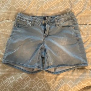 Seven7 denim shorts size 6
